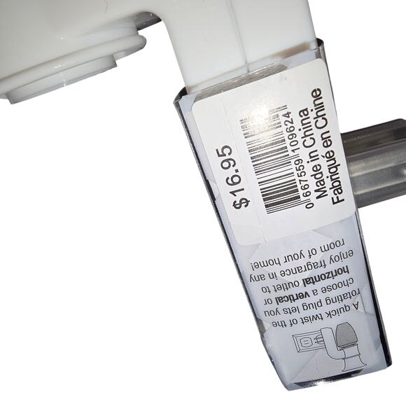 Santa and Mrs. Clause Bath & Body Works Wallflower Plug- ins  Brand New Perfect - Picture 5 of 9